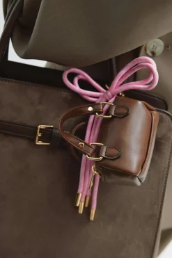 Outlet Gina Tricot Airpods bag charm Roze