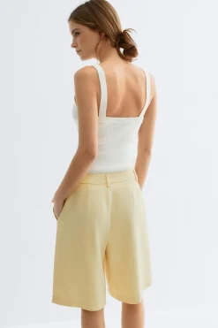New Gina Tricot Bermuda shorts Geel