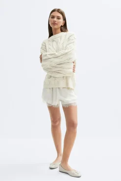 Discount Gina Tricot Chunky knitted cable sweater Wit