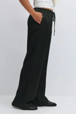 New Gina Tricot Drawstring satin trousers Zwart