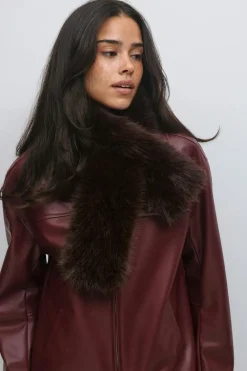 Outlet Gina Tricot Faux fur plush scarf Bruin