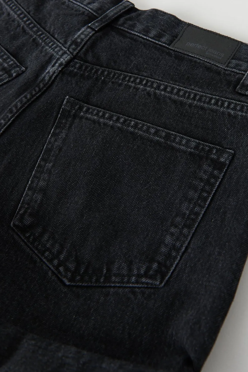 New Gina Tricot High waist denim shorts Zwart