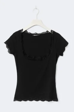 Sale Gina Tricot Lace detail scoop neck top Zwart