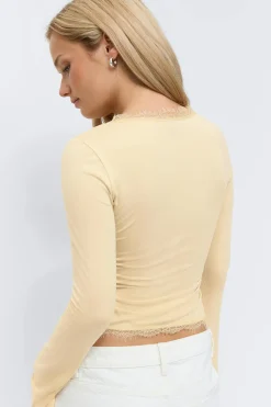 Hot Gina Tricot Lace detail scoop neck top Geel