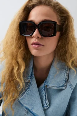 Sale Gina Tricot large square sunglasses Bruin