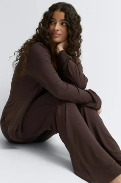 Discount Gina Tricot Low waist loungewear trousers Bruin