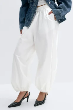 Sale Gina Tricot Mid waist balloon trousers Wit