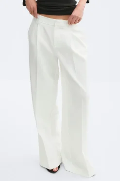 Sale Gina Tricot Mid waist pleated trousers Wit
