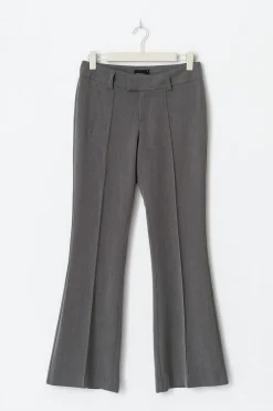 Online Gina Tricot Petite low bootcut trousers Grijsv