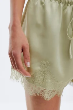 Gina Tricot Satin lace shorts Groen