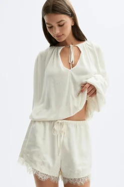 Discount Gina Tricot Satin lace shorts Wit