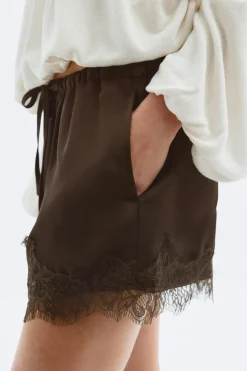 Clearance Gina Tricot Satin lace shorts Bruin