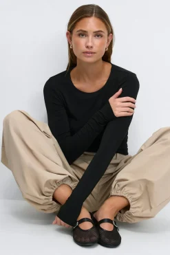 New Gina Tricot Slim fit long sleeve top Zwart