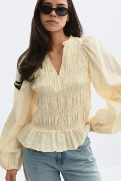 Discount Gina Tricot Smock blouse Geel