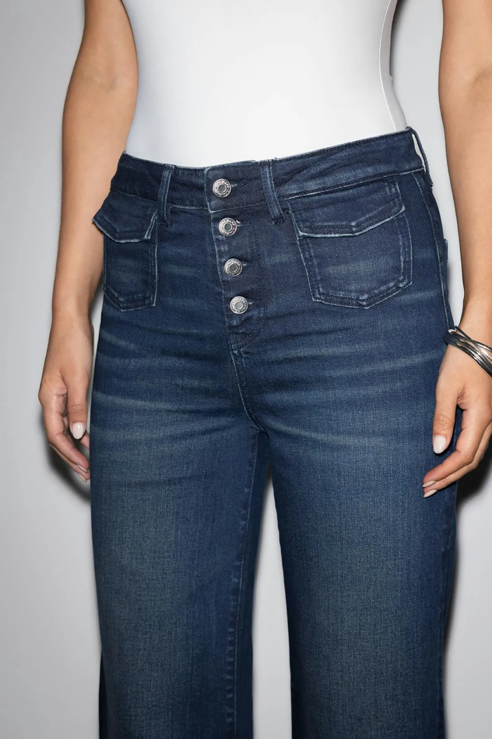 Clearance Gina Tricot Waist hug flare jeans Blauw