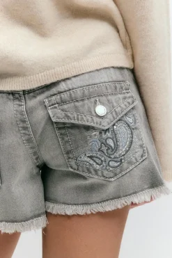 New Gina Tricot Y chunky embroidery shorts Grijsv