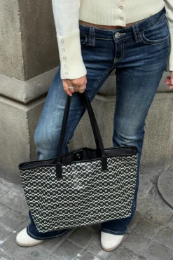 Online Gina Tricot Y tote bag Zwart